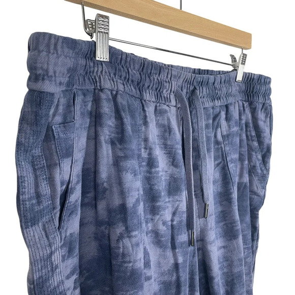 Athleta Farallon Printed Joggers in Inversion Medieval Violet Size 18 - Picture 9 of 16